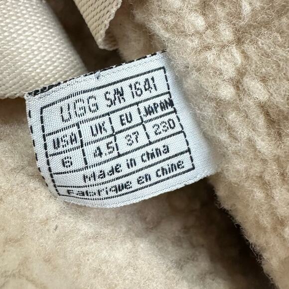 UGG Women's Tan Shearling Tall Lace-Up Boots Size 6 - Picture 8 of 9